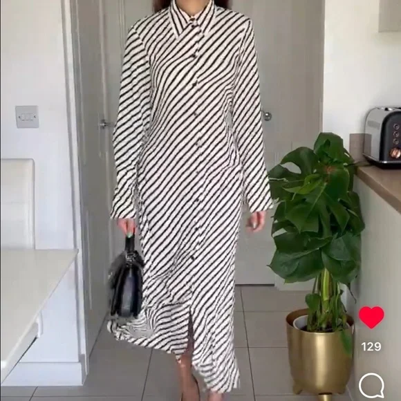 GORGEOUS H&M Stripe Button Down Dress - Picture 4 of 10